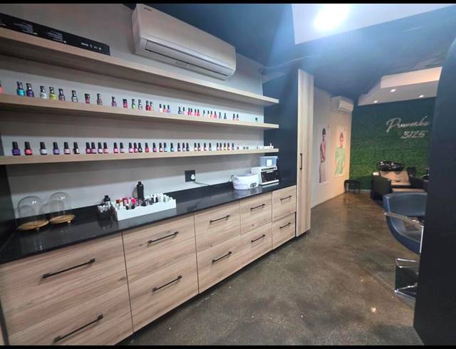 BUSINESS PROPERTY TO RENT IN LYNNWOOD GLEN